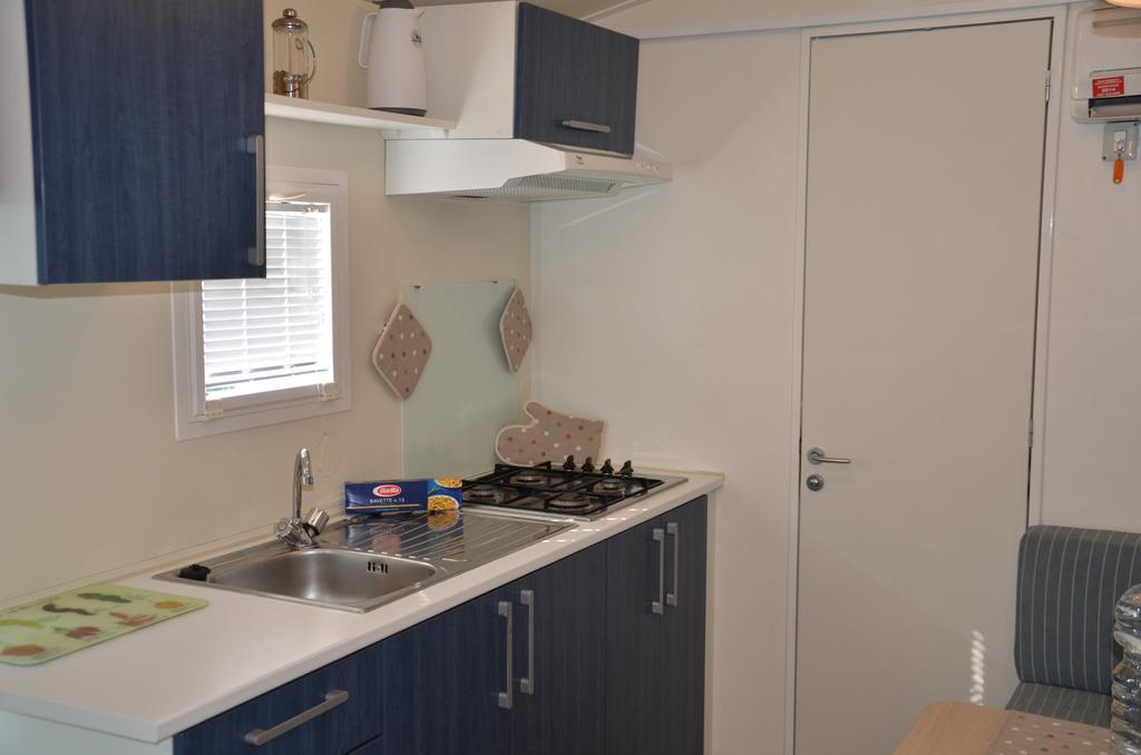 Happy Camp Mobile Homes In Centro Vacanze Bi Village Фажана Номер фото