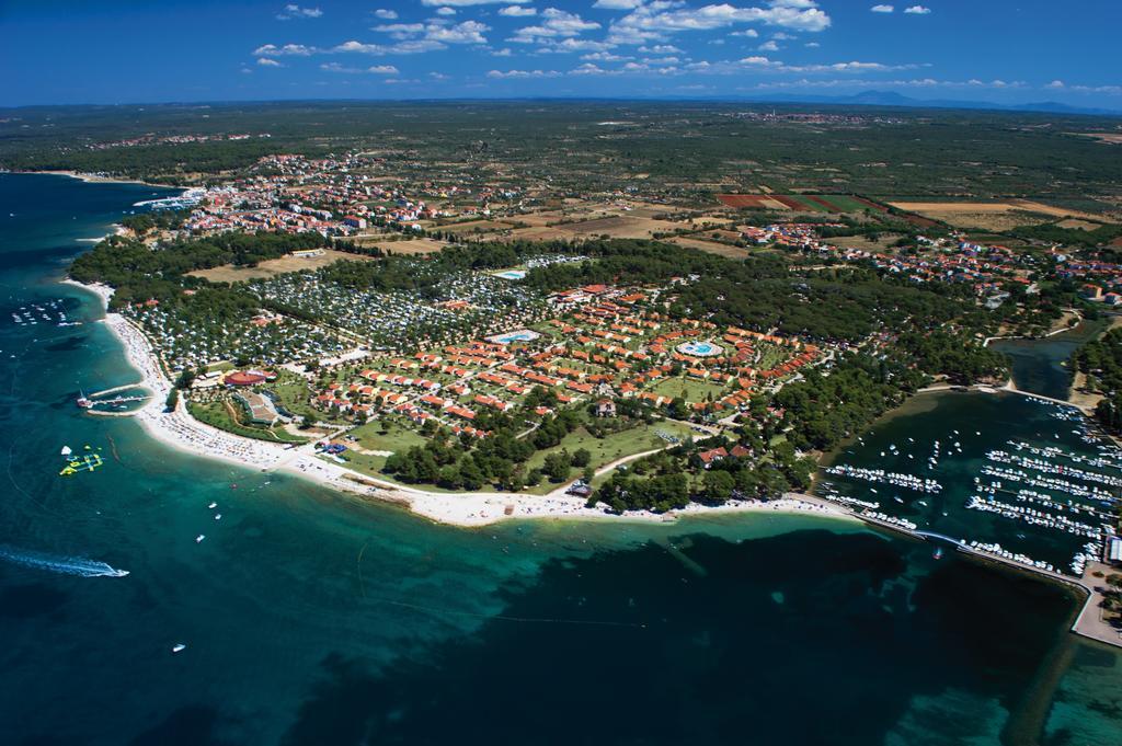 Happy Camp Mobile Homes In Centro Vacanze Bi Village Фажана Экстерьер фото