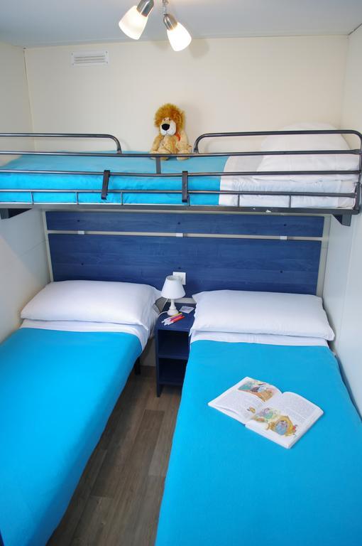 Happy Camp Mobile Homes In Centro Vacanze Bi Village Фажана Номер фото