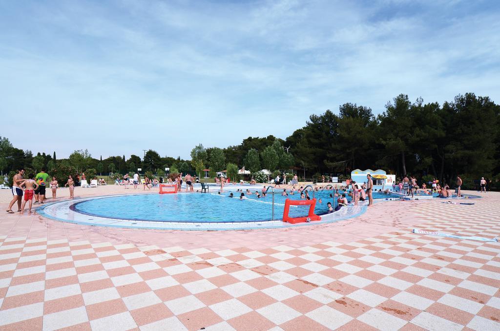 Happy Camp Mobile Homes In Centro Vacanze Bi Village Фажана Экстерьер фото